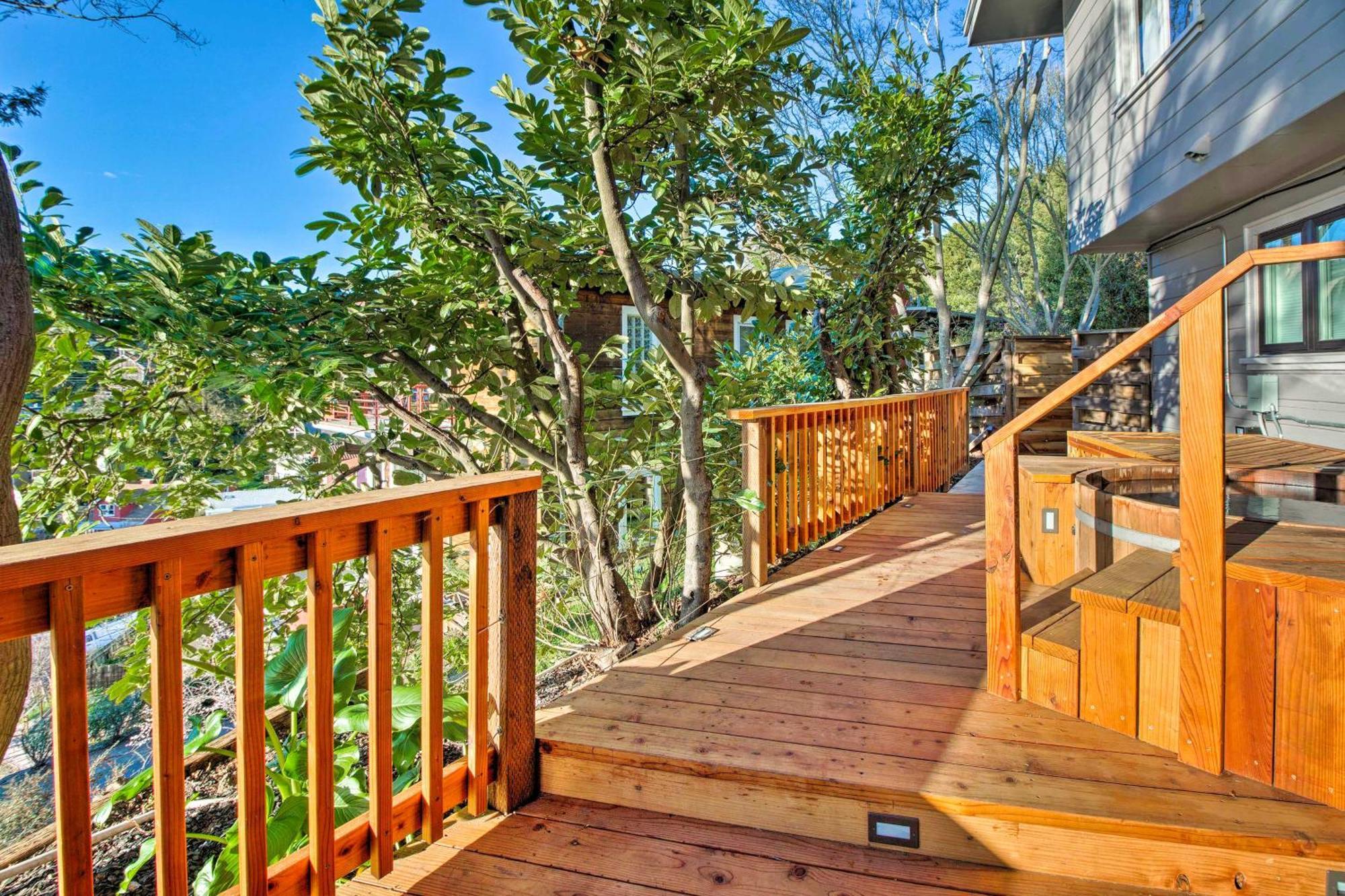 Luxury Studio With Hot Tub And San Francisco Bay Views Ричмонд Экстерьер фото